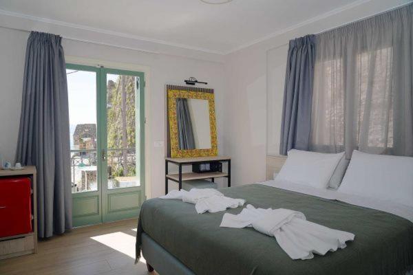 Saint George Hotel ปาร์กา ภายนอก รูปภาพ