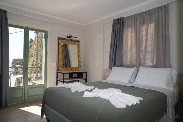 Saint George Hotel ปาร์กา ภายนอก รูปภาพ